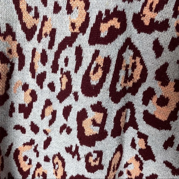 Madison Jules Cheetah Print Metallic Crewneck Sweater Size M - Picture 2 of 8